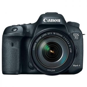 Canon EOS 7D Mark II + об'єктив 18-135 IS